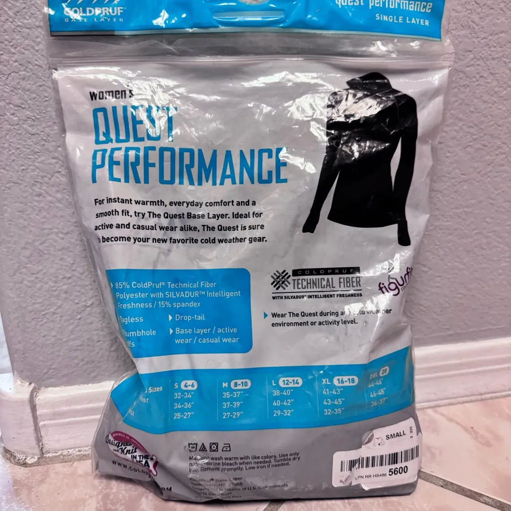 NWT women’s small Quest Performance dry - Image 3