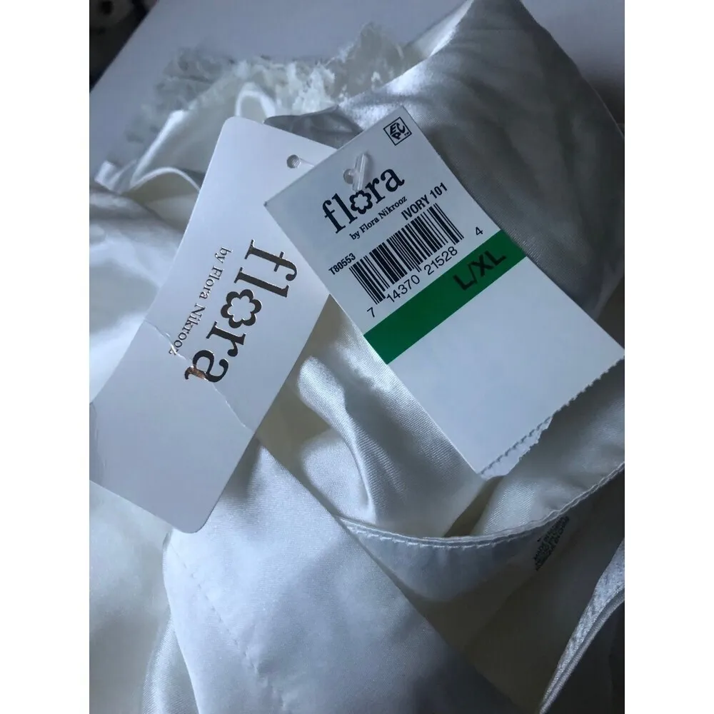 Flora by Flora Nikrooz women’s Robe sz L/XL NWT - Image 3