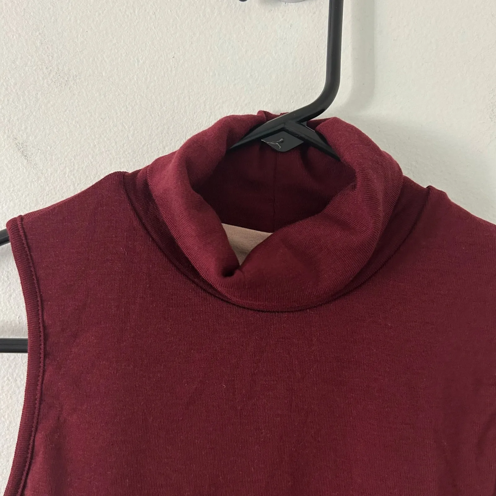 OGL Women's Lyocell Cashmere Blend Sleeveless Turtleneck Brami Padded Top XS New Red - Image 3