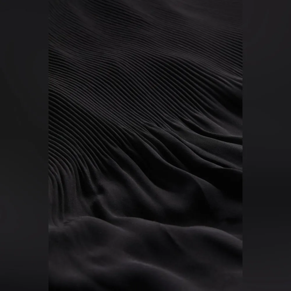 H&M Black Pleated Flare Dress - Image 6