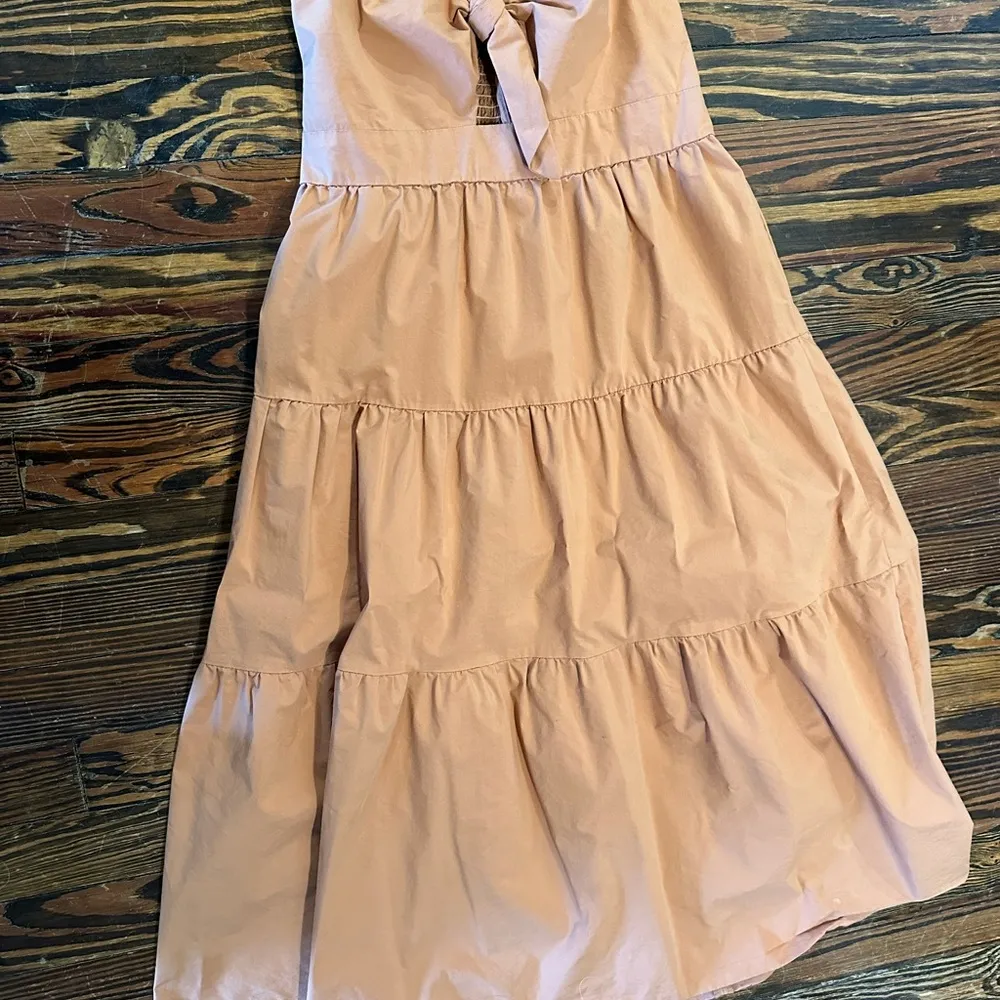URBAN OUTFITTERS Strapless Tiered Dress in Peach - Image 4