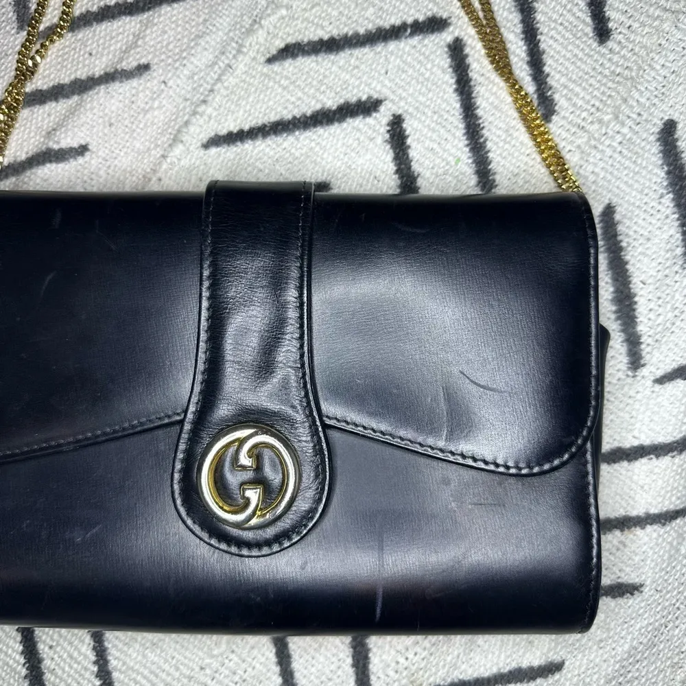 Vintage GG Gucci Vintage Black Leather Clutch Purse Convertible Gold Strap Chain - Image 2