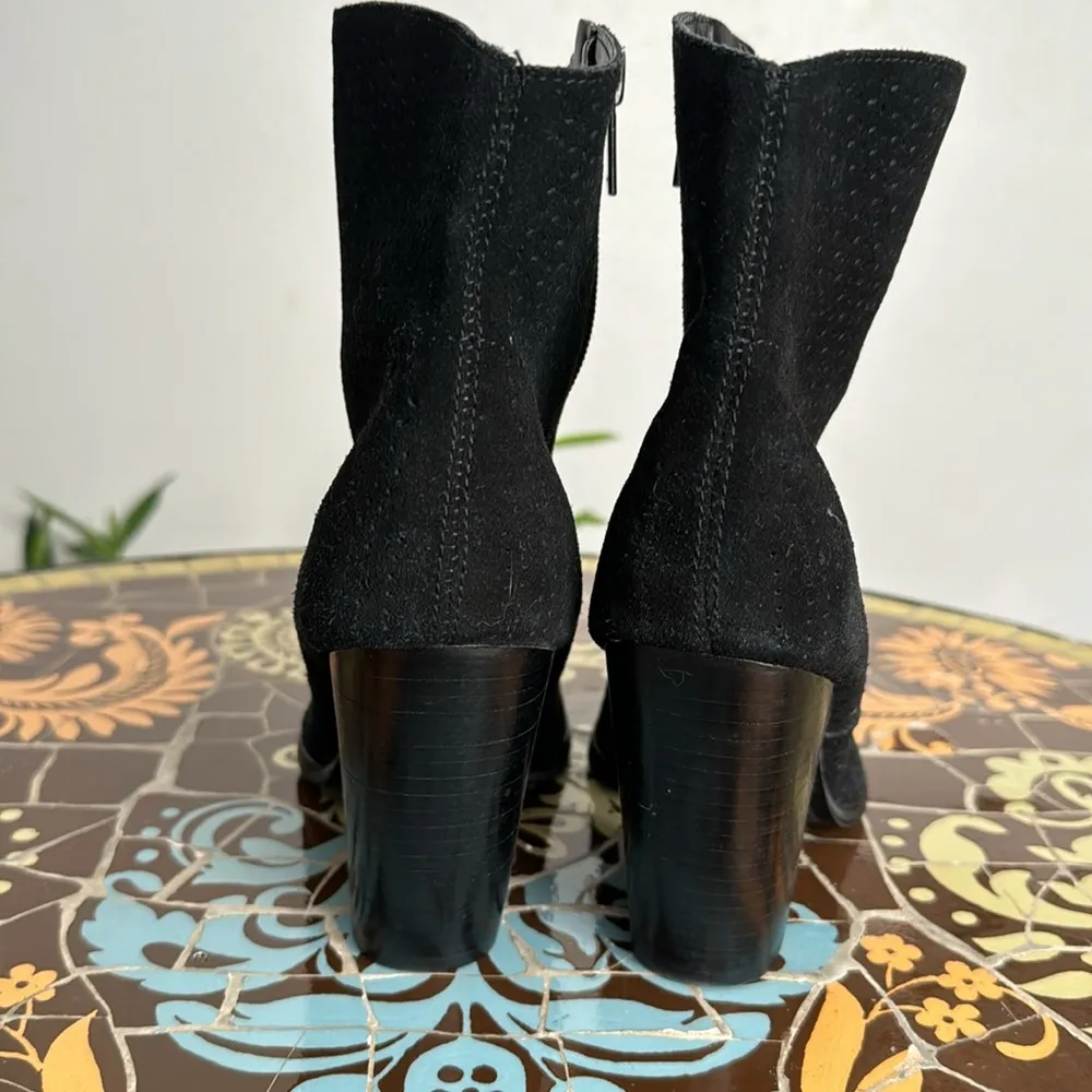 MARC FISHER SHORT SUEDE BOOT SZ: 7.5 - Image 7