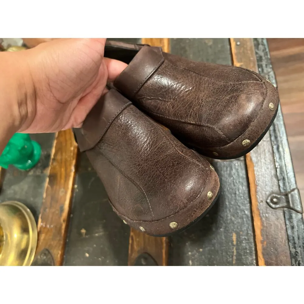 Women’s Merrell Luxe Wrap Mule Women's 8 Brown Suede Leather Clog Metal Rivets - Image 4