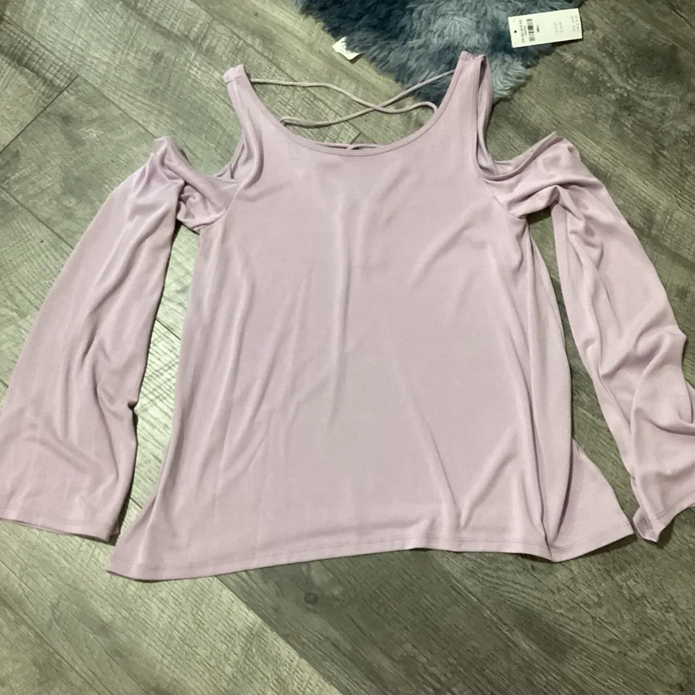 Hollister Cold Shoulder Top - Image 4
