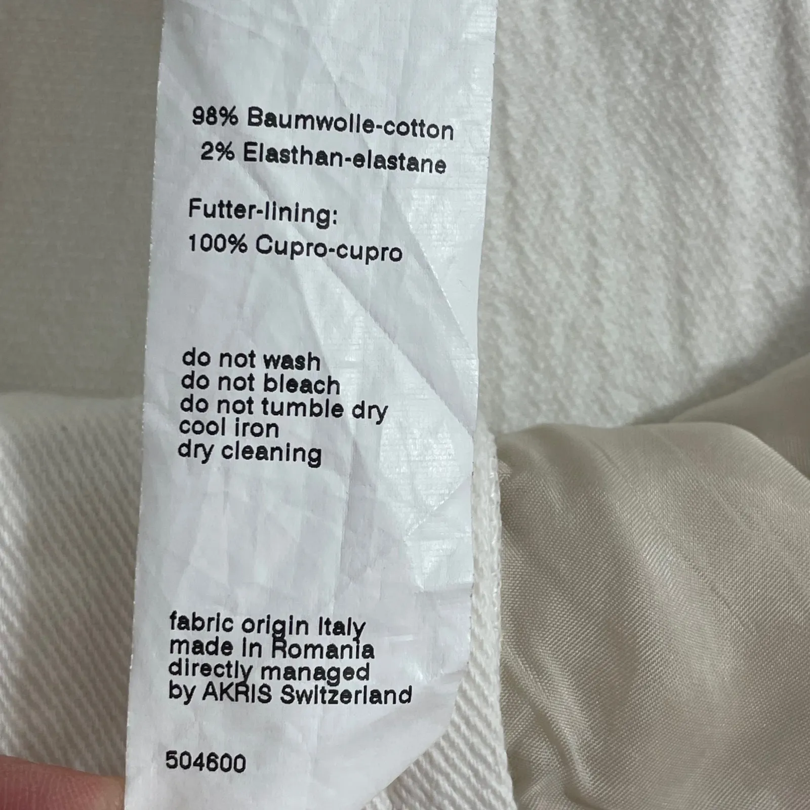 AKRIS Punto Cali Bootcut Cropped Denim Pants Size 10
Cream White Jeans - Image 6