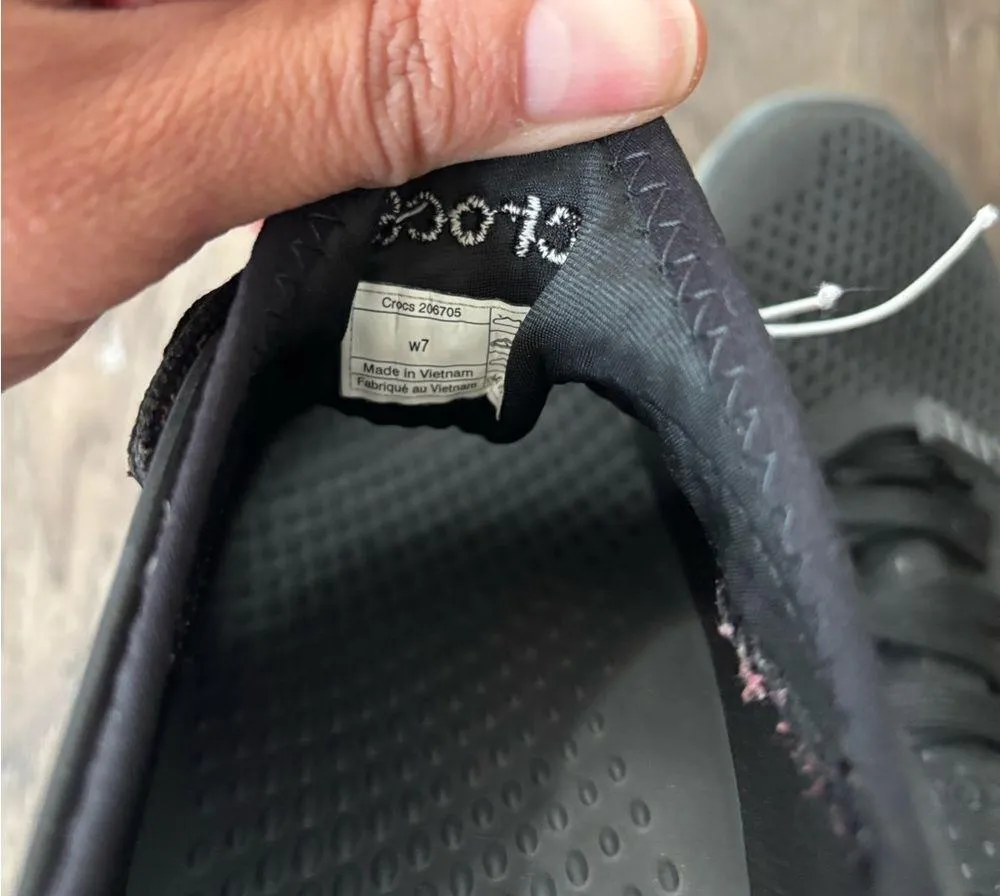 Crocs literide 360 pacer women’s sneakers sz 7 - Image 3