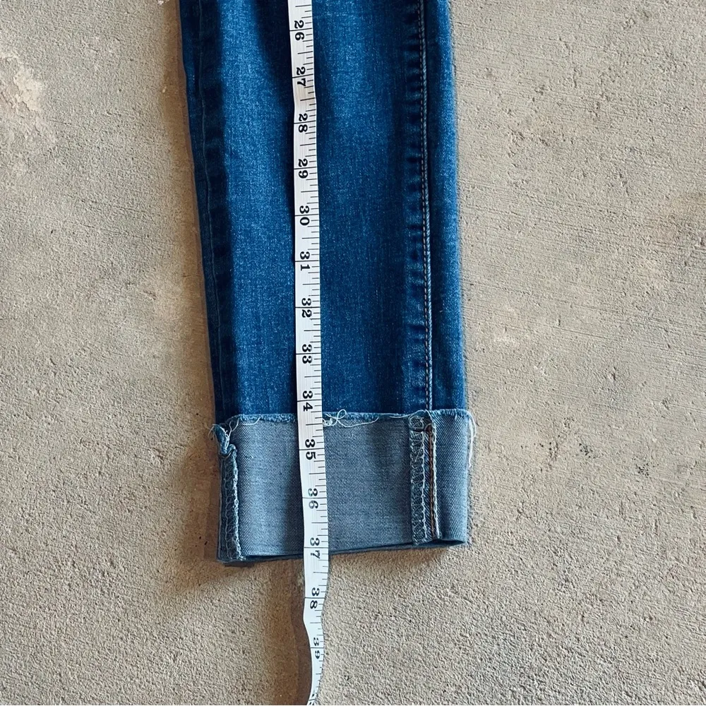 SHEIN Cuffed Jeans - Image 6