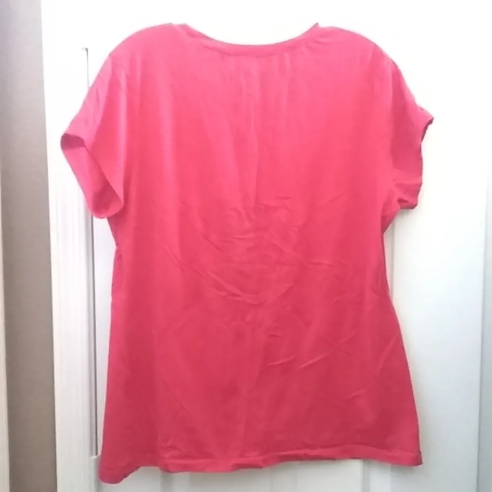 FINAL MARKDOWN Juniors' Wound Up "Fa La Llama" Tee (XXXL/21) - Image 7