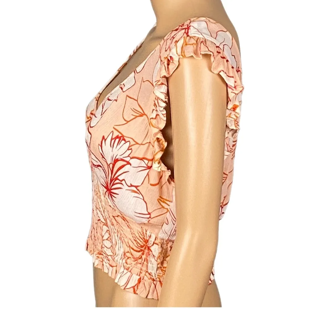 PATRONS OF PEACE coral and cream flutter sleeve cropped top. Size Medium. NWT - Image 4