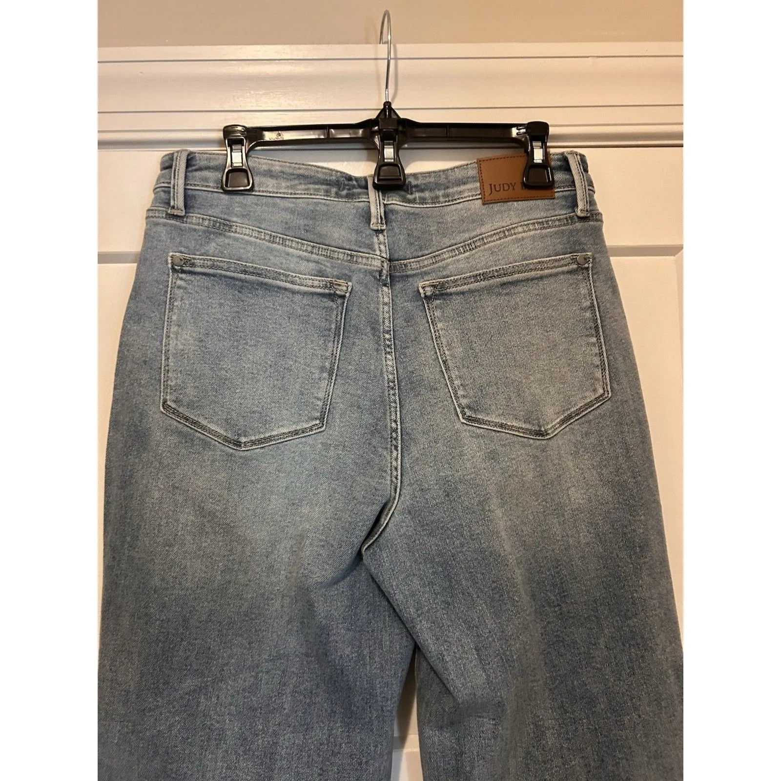 Judy Blue Jeans Women’s 11/30 Blue Retro Wide Fit High Rise Medium Wash Grunge - Image 5