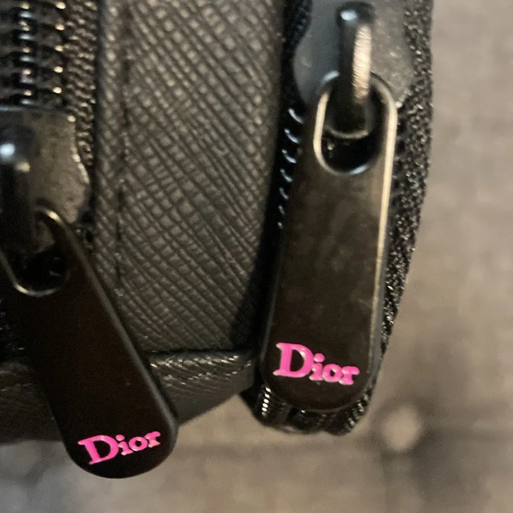 Dior Backstage Black/Hot Pink Brush Case & Cosmetic/Make-Up Bag - Image 4