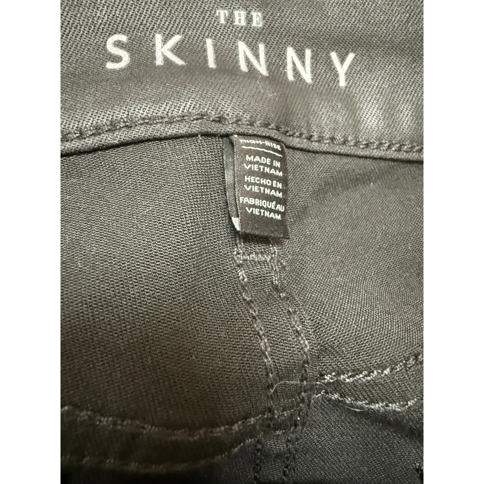 White House Black Market Coated Black Skinny Size 4 High Rise Trousers - Image 4