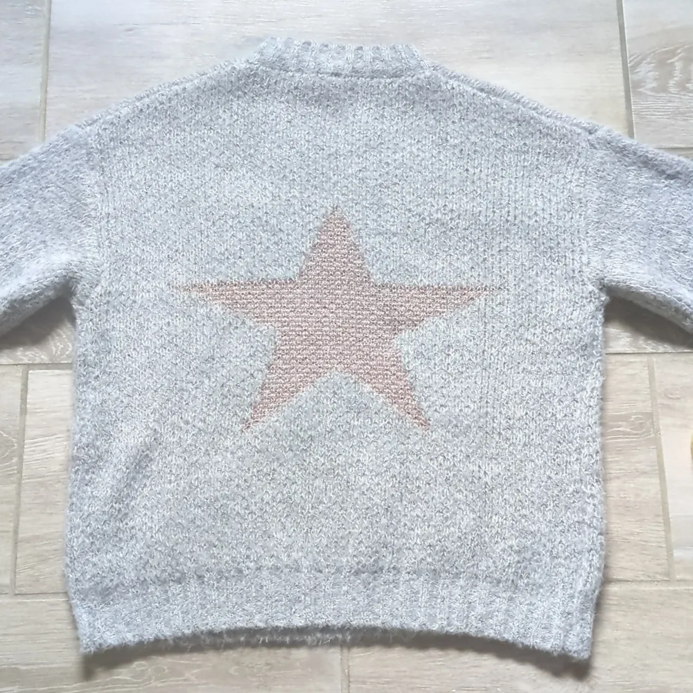 Wishlist Oversize Gold Star Sweater Small/Medium - Image 13