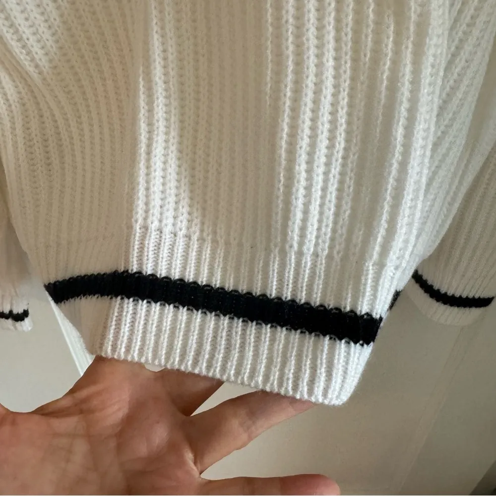 White Chunky V - Image 7