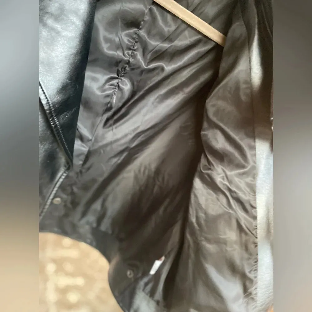 Classic Black Faux Leather Moto Jacket Edgy Streetwear Rocker Downtown Grunge - Image 5