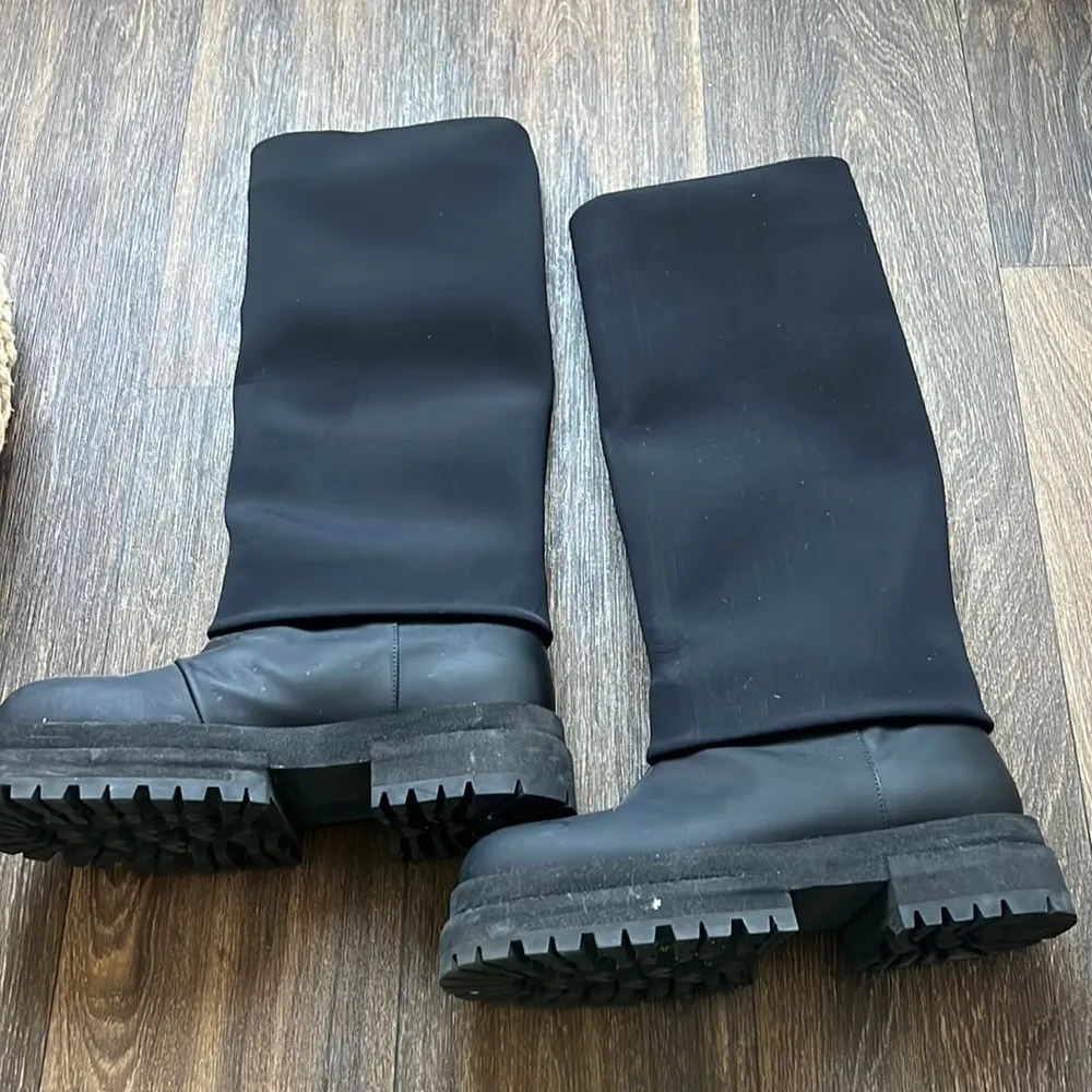 Black Cleia Flatform Neoprene combat boots Size 9 - Image 4