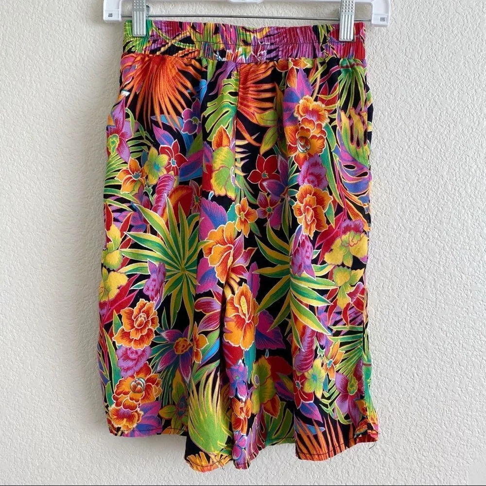 Marilyn Monroe Floral Vintage Wide Leg High-Waisted Shorts, Sz Small - Image 8