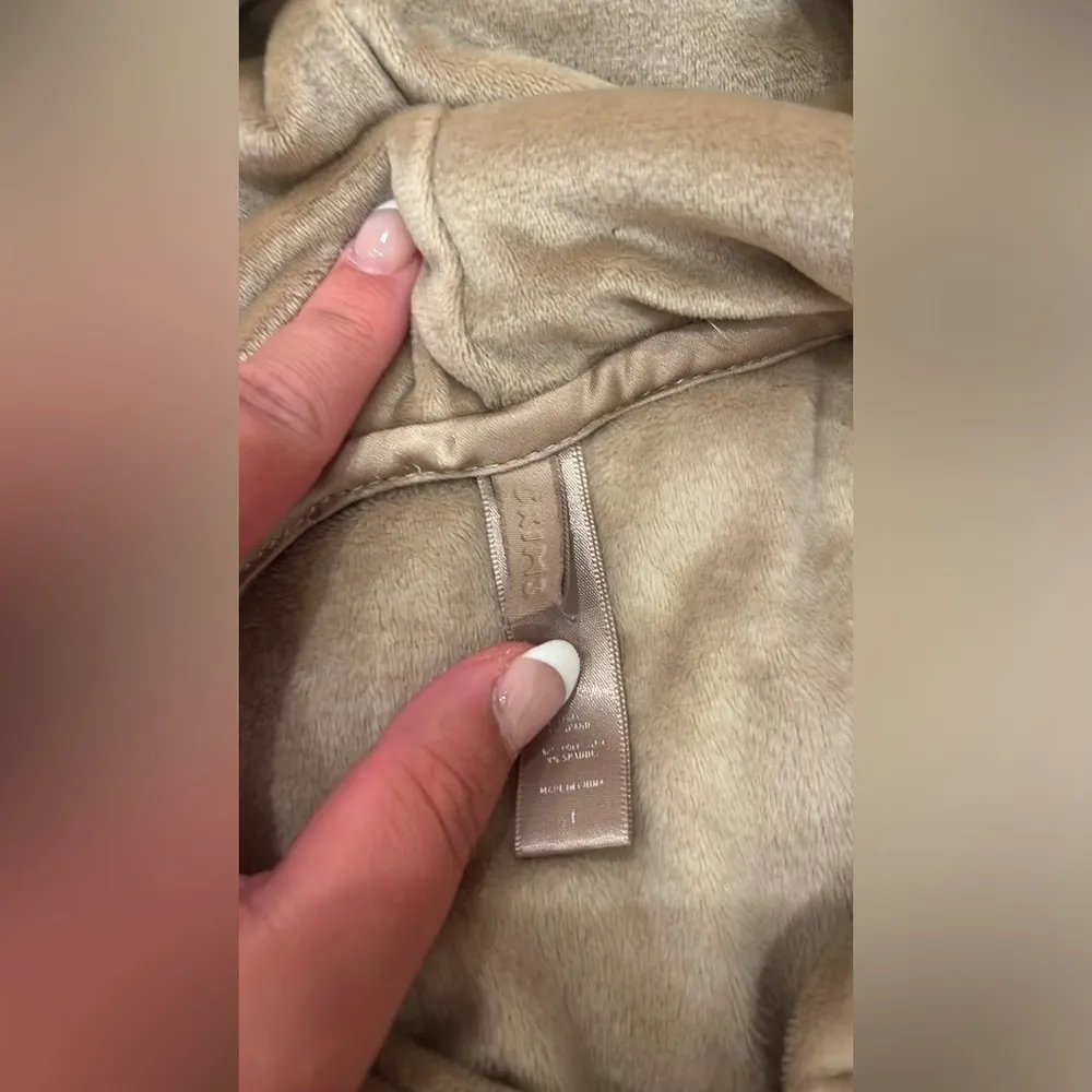 SKIMS  set - Image 4