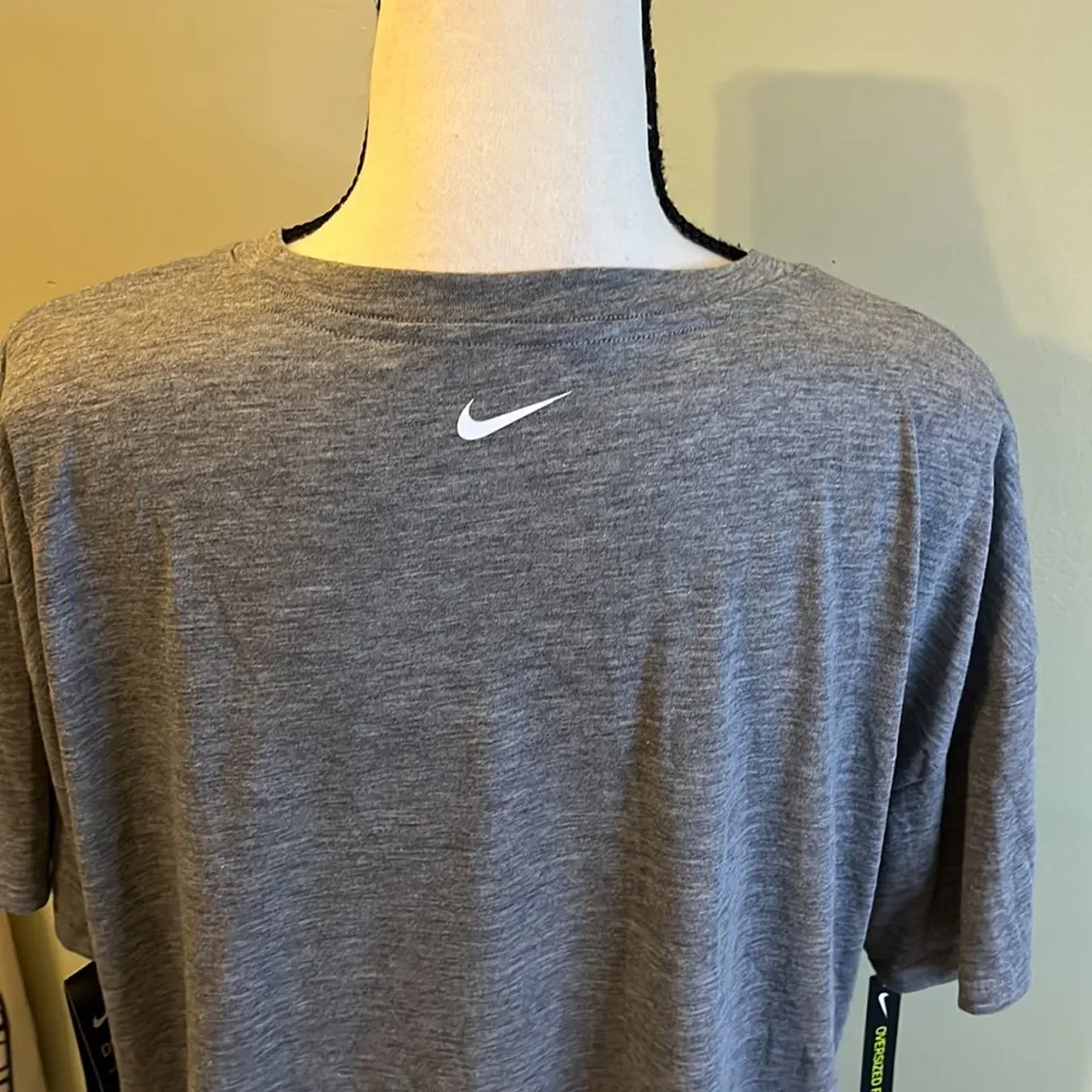 Nike dri-fit oversized gray training crop front pocket logo T-shirt - Image 6