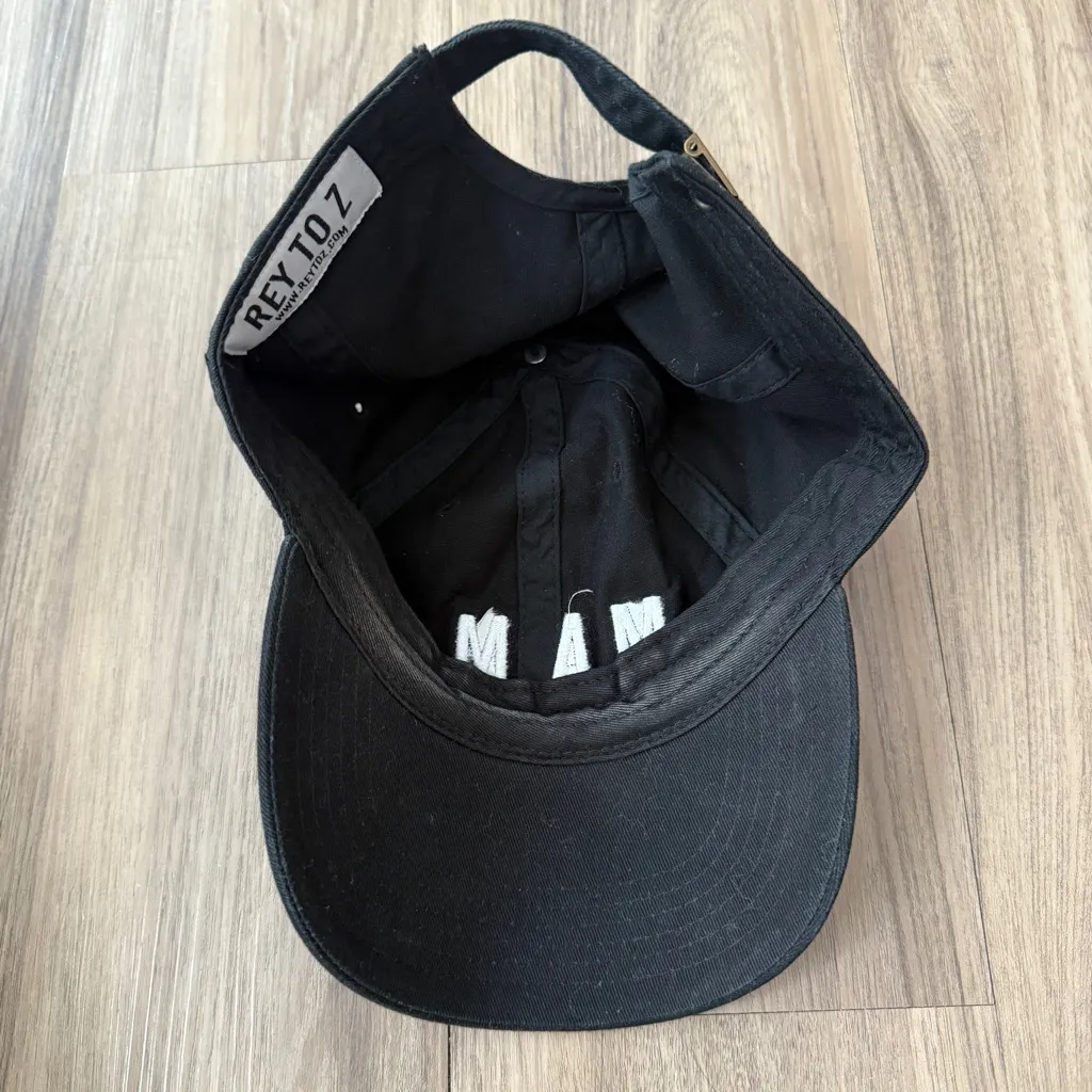 Rey to Z Black 'MAMA' Cap One Size - Image 4
