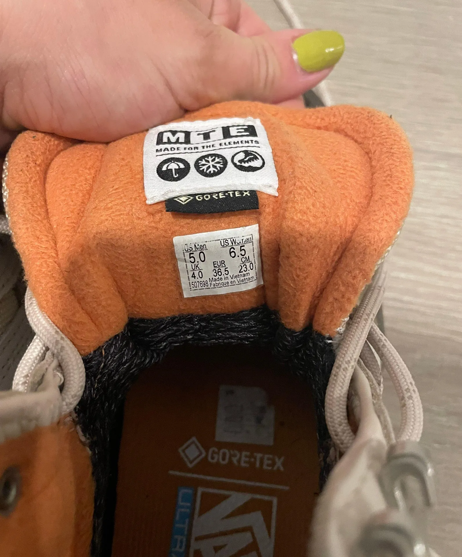 Vans Goretex Hiking Boots - Image 4