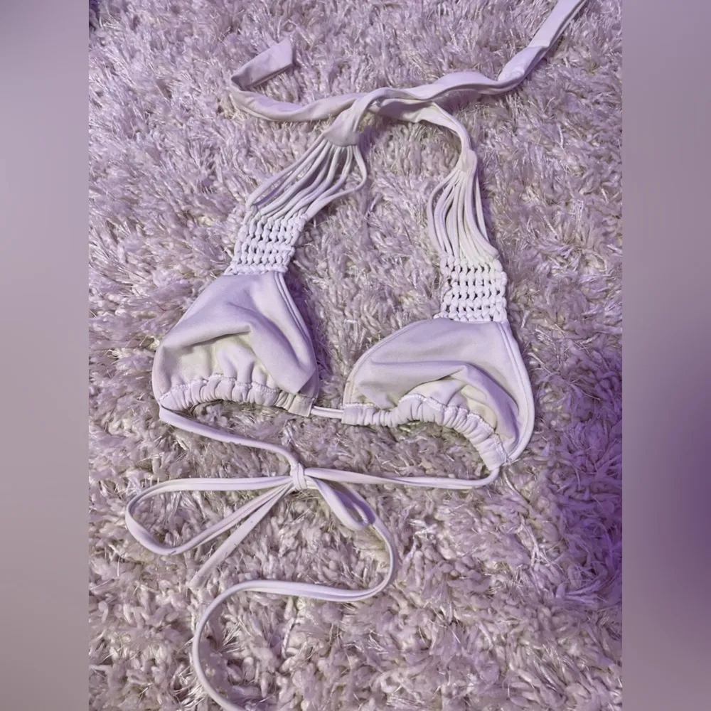 white triangle tie bikini top, knitted straps - Image 2