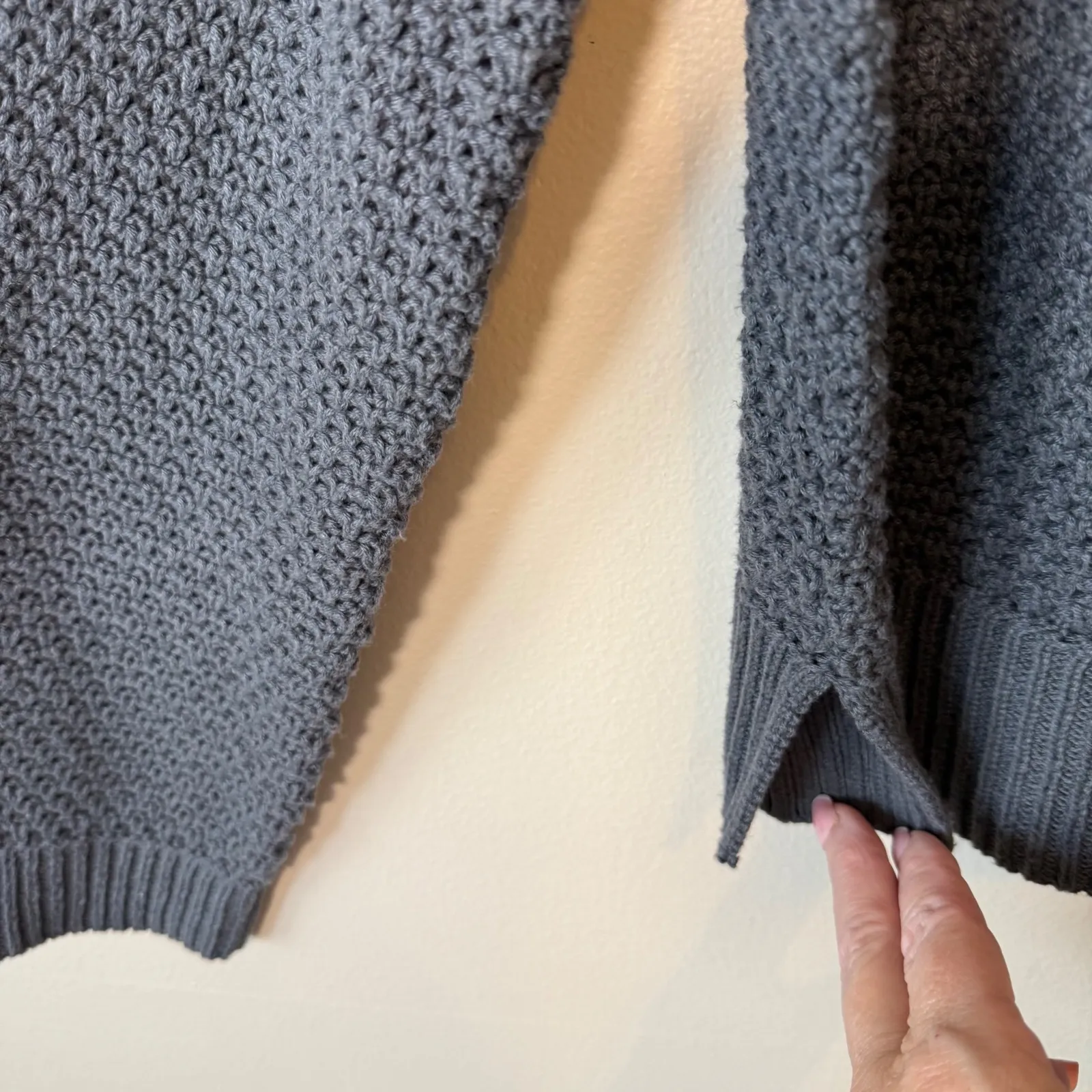 NWT GAP Textured Knit Crew Neck Sweater Gray Long Sleeve Casual Women's Medium - Image 3