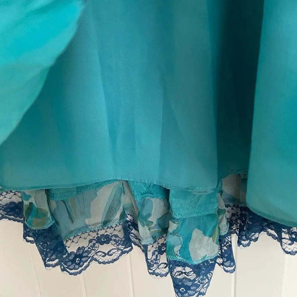 Vintage Paradise NY women’s blue sequin patterned lace maxi layered skirt small - Image 4