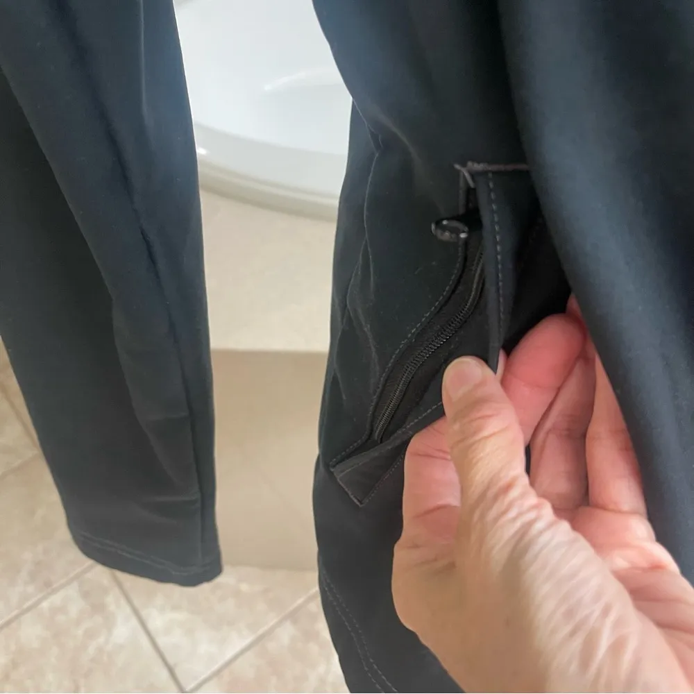 Columbia Jacket Women small soft shell
Polyester Black Full Zip
See all
Approx m - Image 9