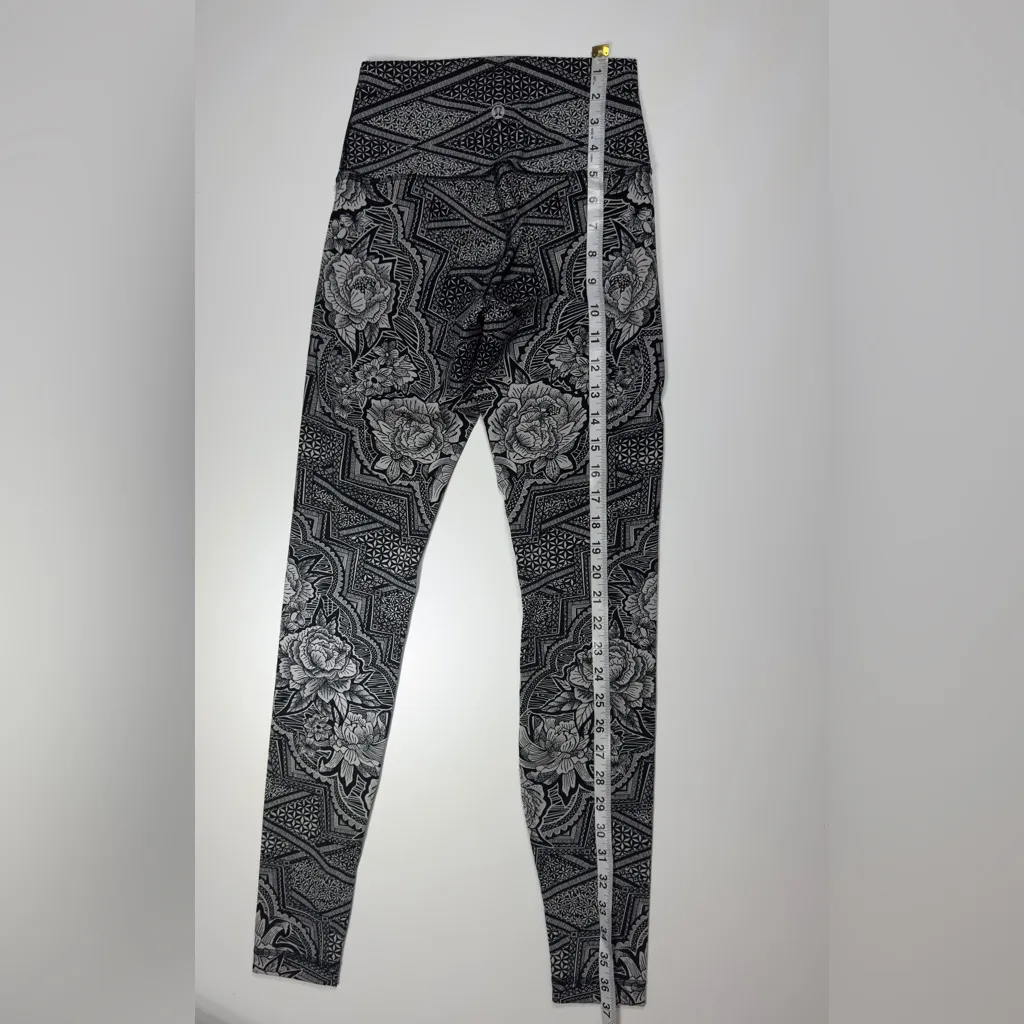 lululemon athletica Black and White Patterned Leggings 💐🩶🏃‍♀️ - Image 4