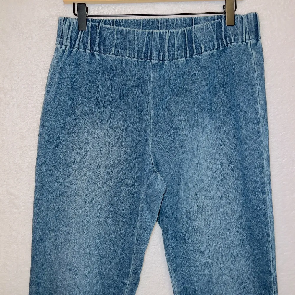 Soft Surroundings 2AW42 Medium Wash Denim Pull On Metro Legging Jeans - Image 2