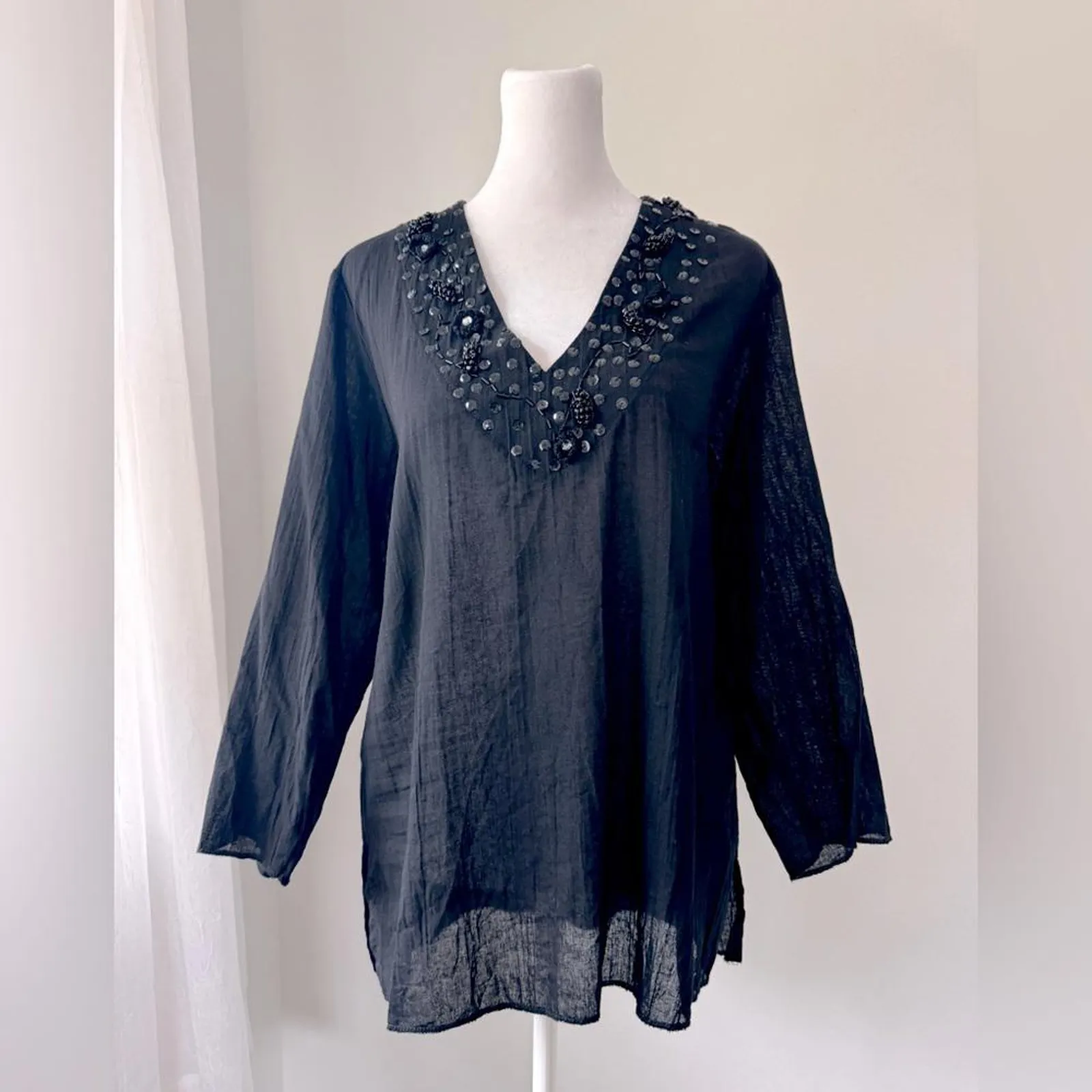 Xama by Rossana Ramirez Black Sequined Relaxed Fit 3/4 Sleeve V - Image 2