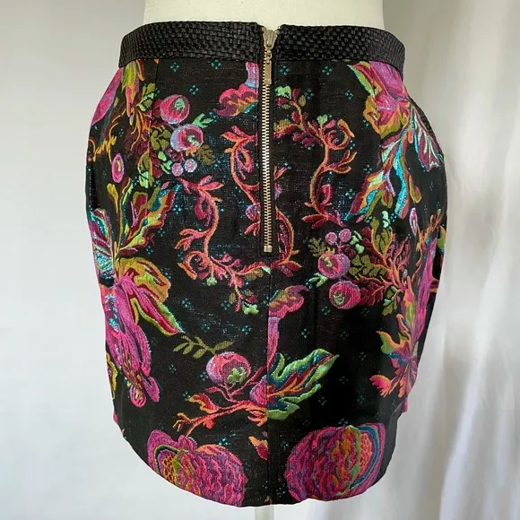 New  Metallic Floral Jacquard Mini Skirt Black Pink - Image 3