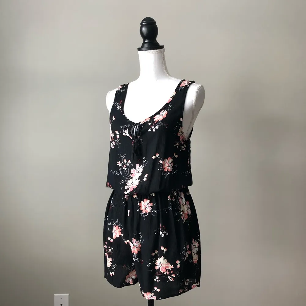NWT Cape Juby Black Floral Romper Size S - Image 3