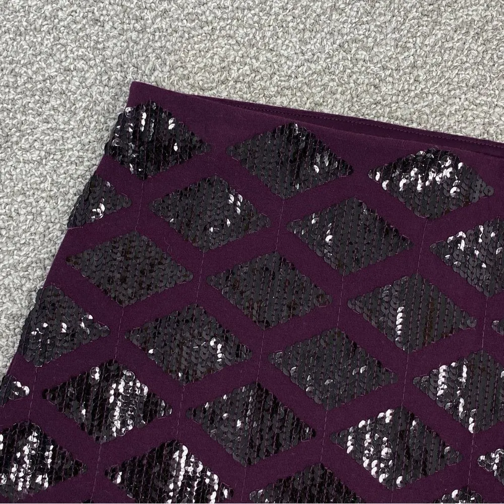 Express Geometric Diamond Print Sequin Bodycon Mini Skirt Purple Black XS - Image 4