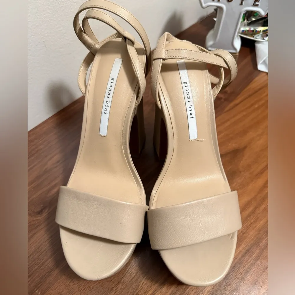 Gianni Bini Cream Platform Sandals with Chunky Heel size 8 - Image 9