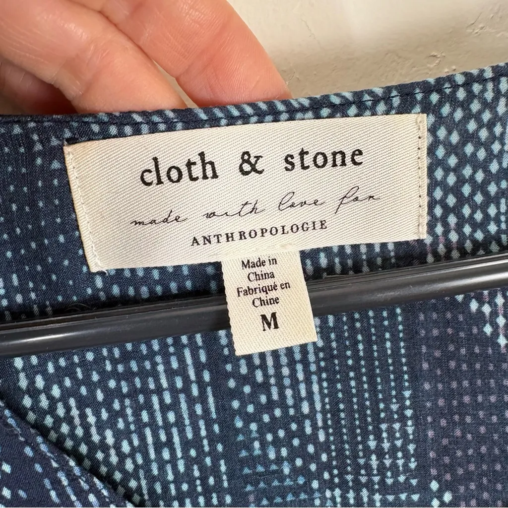 Anthropologie Cloth & Stone Blue Dotted Herringbone Flowy Rayon Blouse Small - Image 2