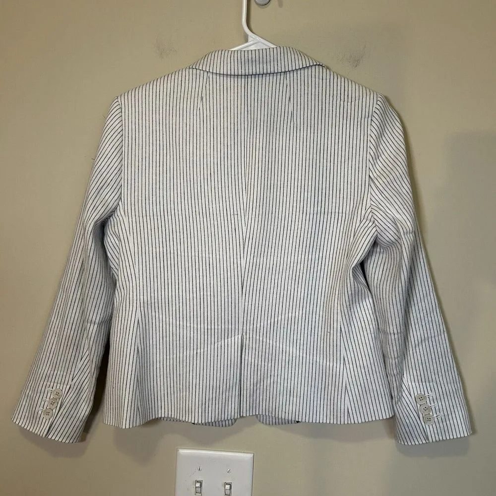 Banana Republic  Womens 4P Single Button Pinstriped Blazer Jacket - Image 2