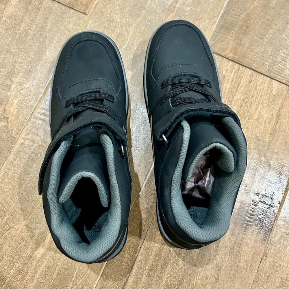 Go Run Sport Women’s Hi Top Sneaker Black Size 7.5 NEW - Image 5