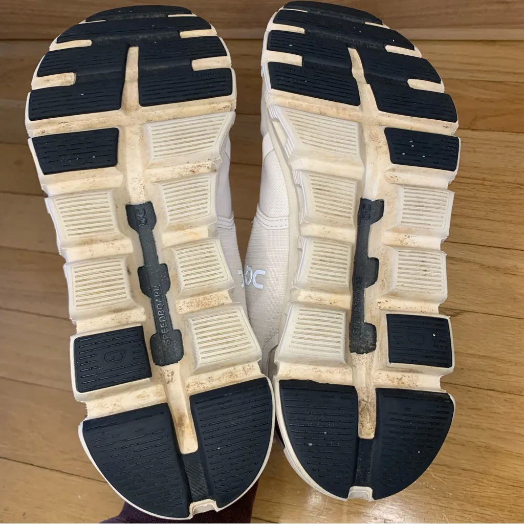 On Running Cloud 6 Waterproof Women's Sneakers in Pearl / Cream - Image 6