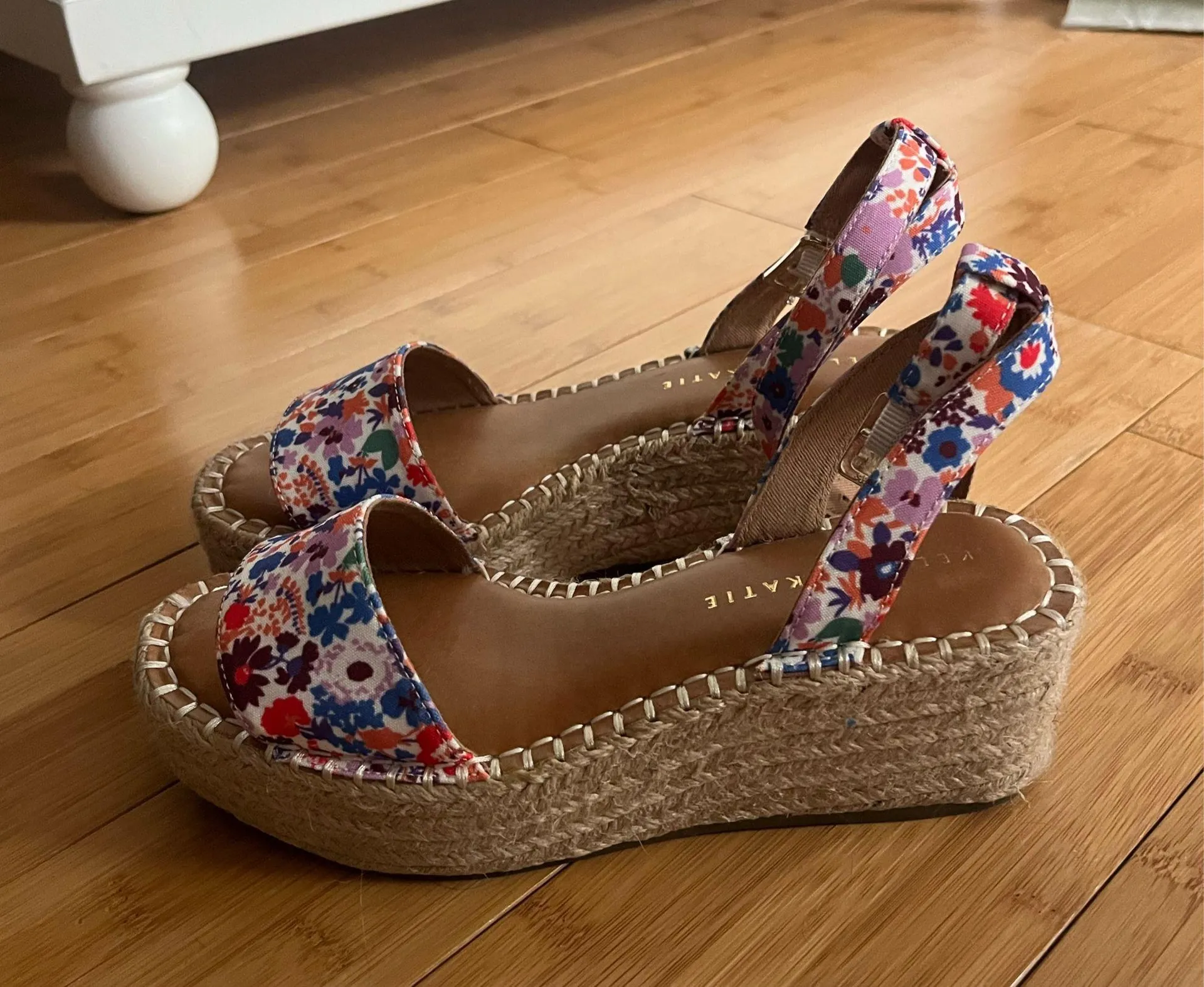 kelly & katie platform sandals - Image 2