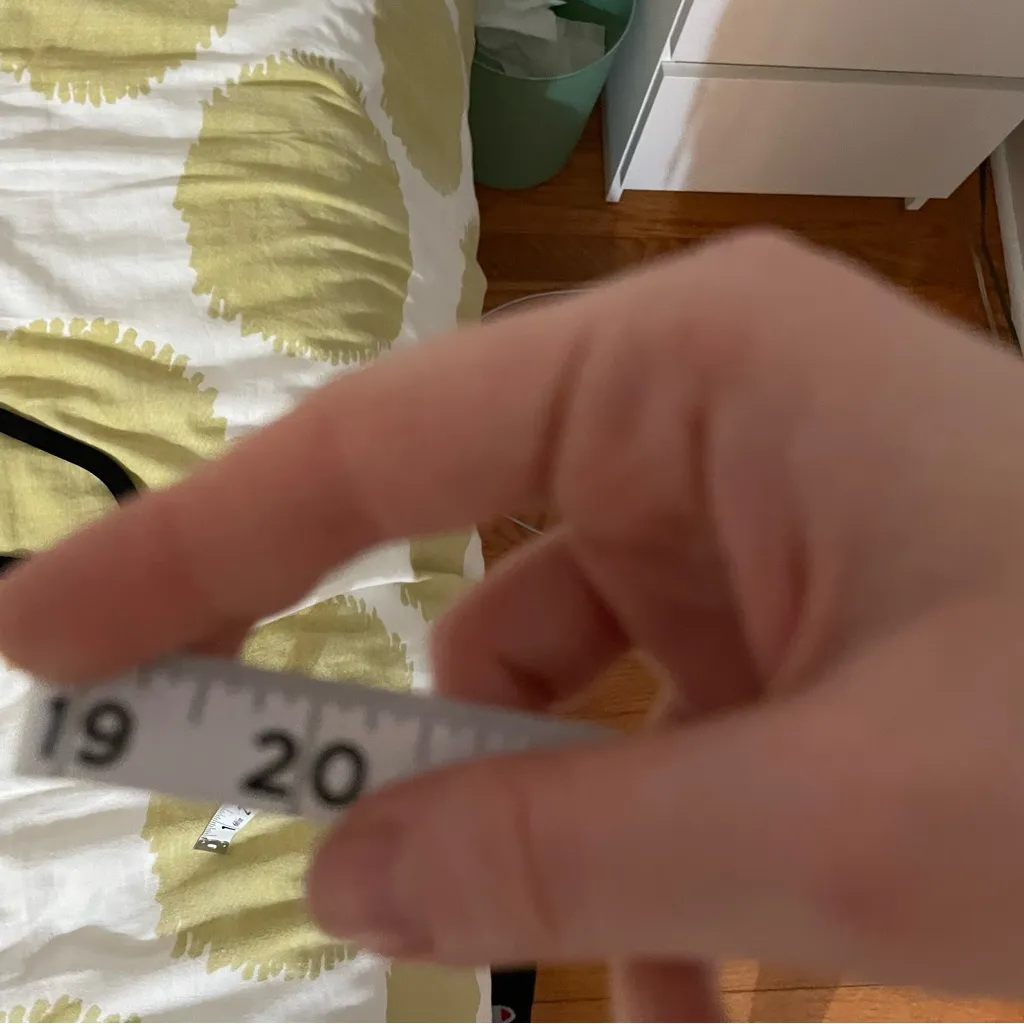 Universal threads cropped white button down shirt size large - Image 4