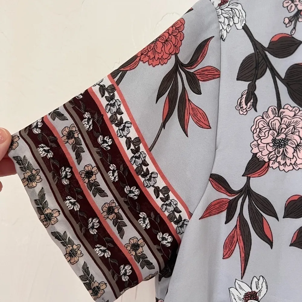 Lulu’s A-Flora-Ble grey floral shift dress size M - Image 5