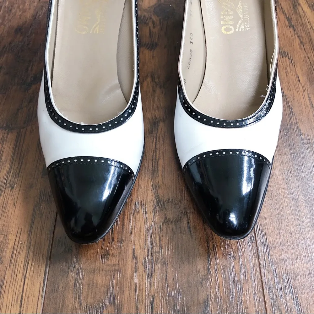 Ferragamo • vintage heels pumps cap toe two tone black white patent leather - Image 4