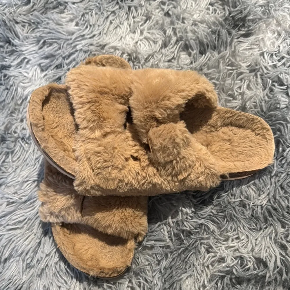 Fitory Burch Tan Cozy Slippers Plush Comfort Size 7 - Image 5