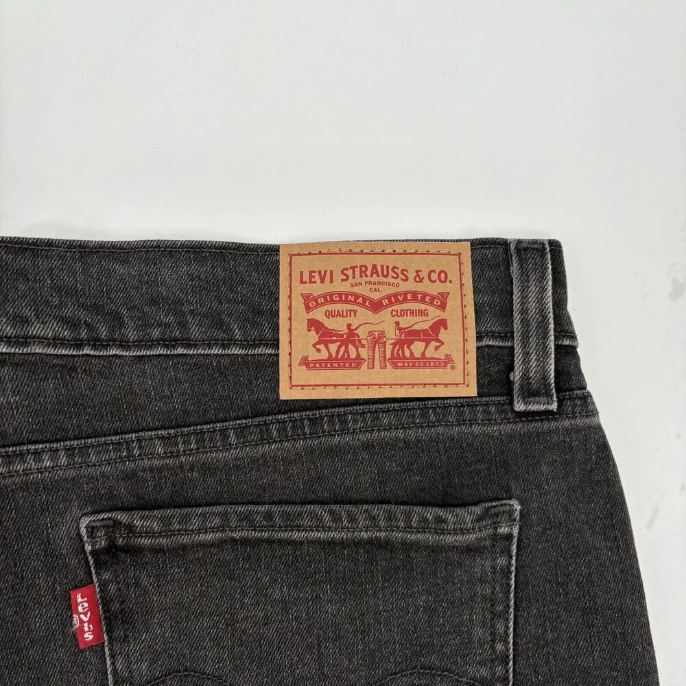 Women’s Levi’s Black/Gray Denim Raw Hem Medium Wash Size 28 - Image 5