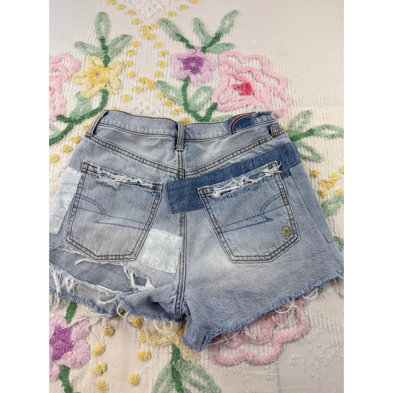 American Eagle Outfitters Distressed Patchwork Denim Shorts Women Size 6 - Image 2