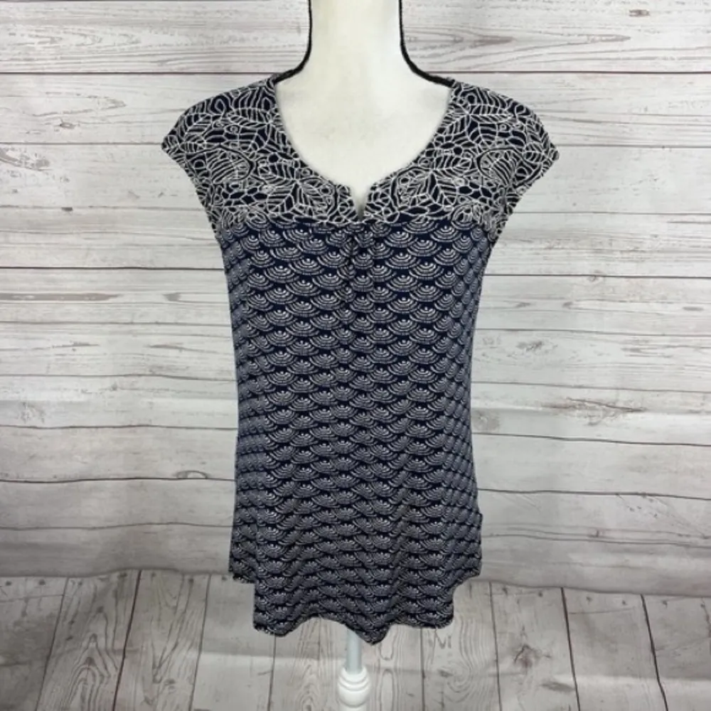 SKIES ARE BLUE Delila Embroidered Neckline Knit Top size large - Image 6