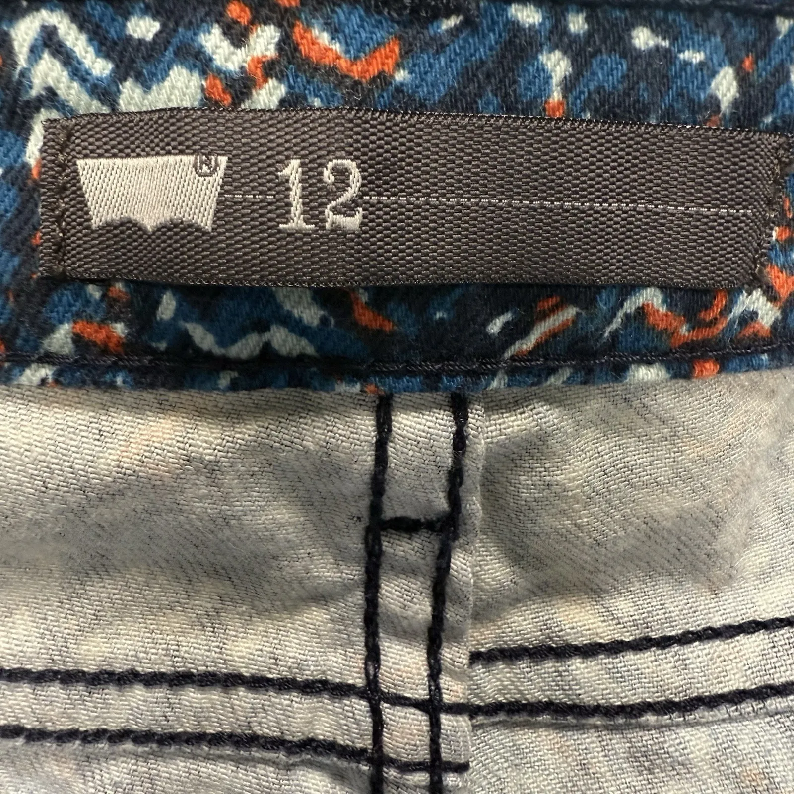 Levis Denim Jean Short Women 12 L Fray Hem Cut Off Festival Boho Print 4" Inseam - Image 3